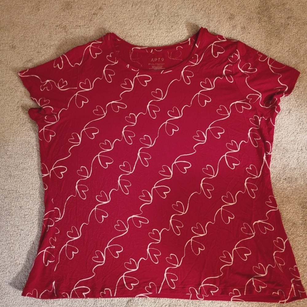 Heart tee